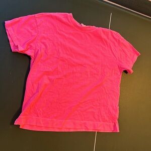 Women’s small pink t-shirt